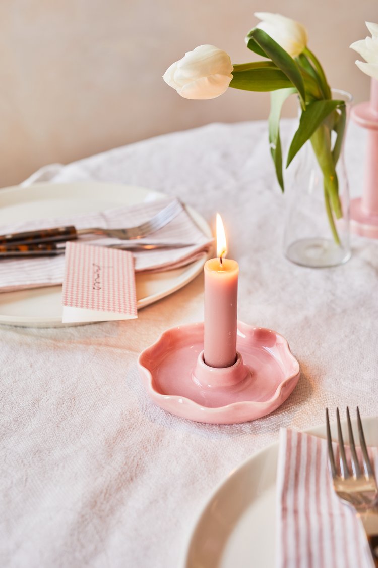 SCALLOP PINK CANDLE HOLDER